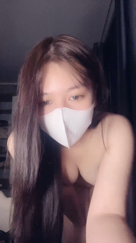 Cewek Vietnam Menari Sambil Buka Baju Hot