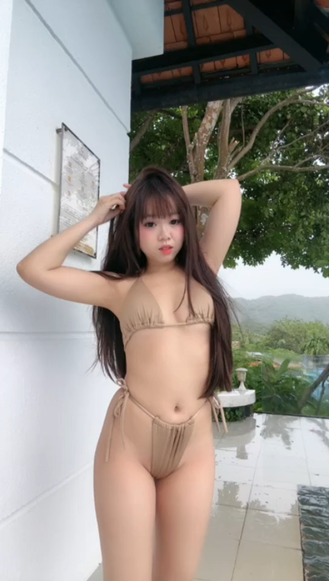 QQLive Seks Publik di Luar Ruangan